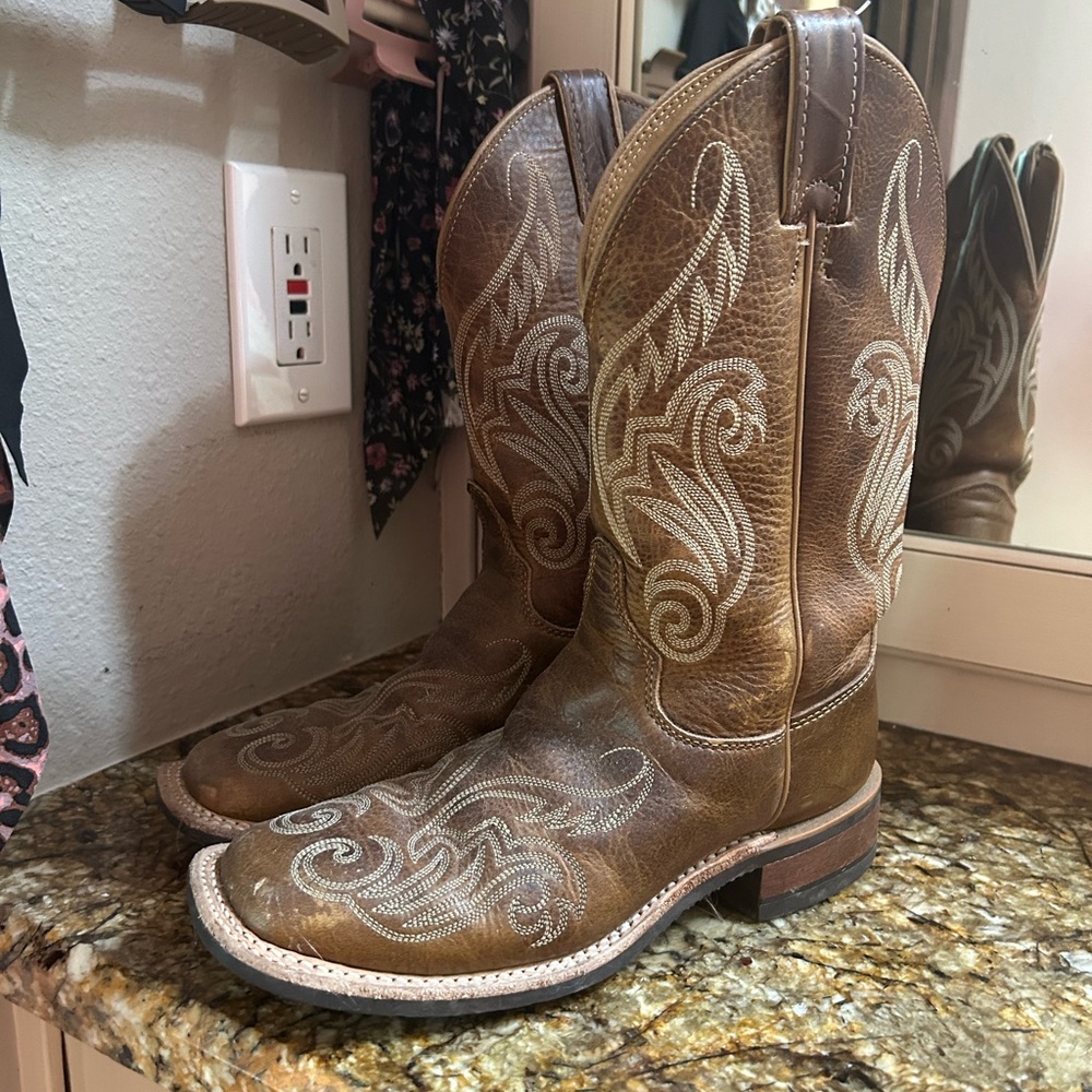 Justin Square Toed Boots - Picture 2 of 4